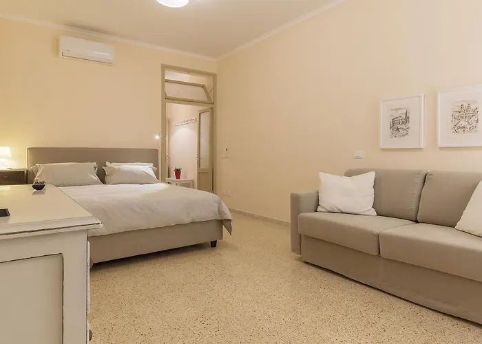 Campo De\' Fiori Central Flat